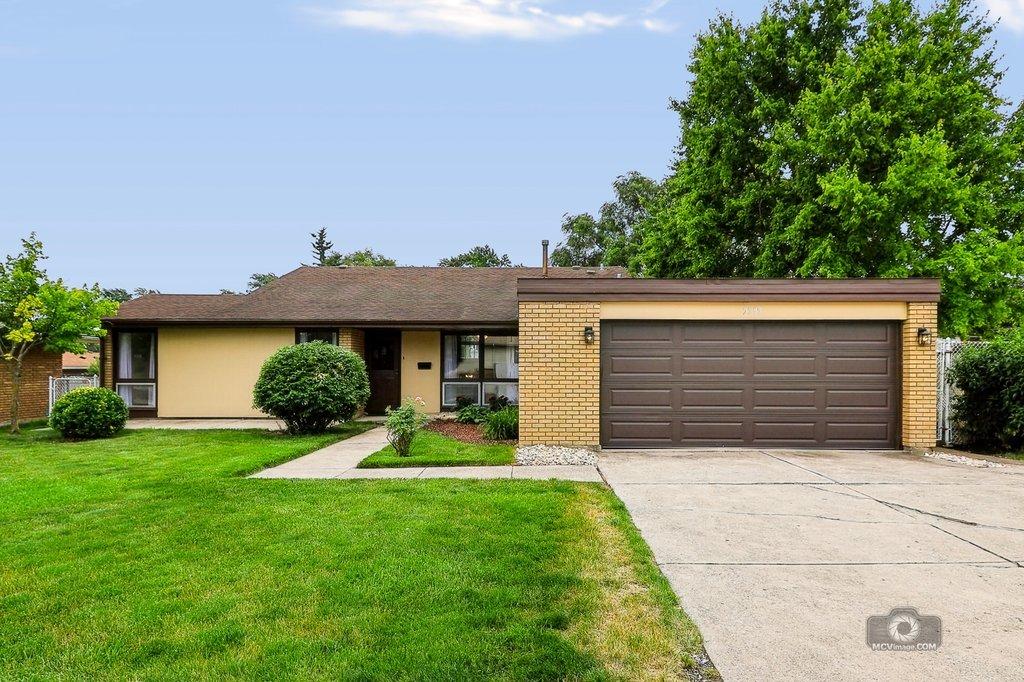 5595 155th St., Oak Forest, IL 60452