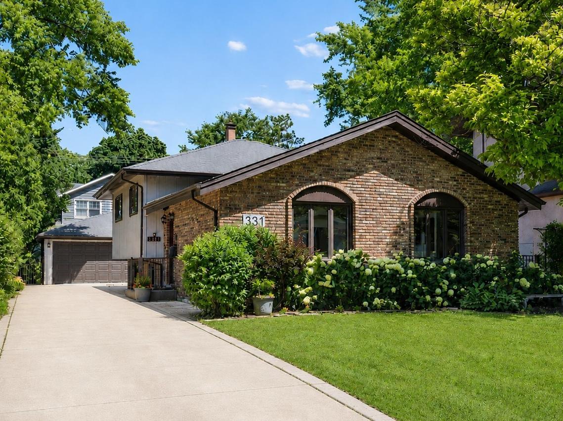 331 S 8th Ave., La Grange, IL 60525