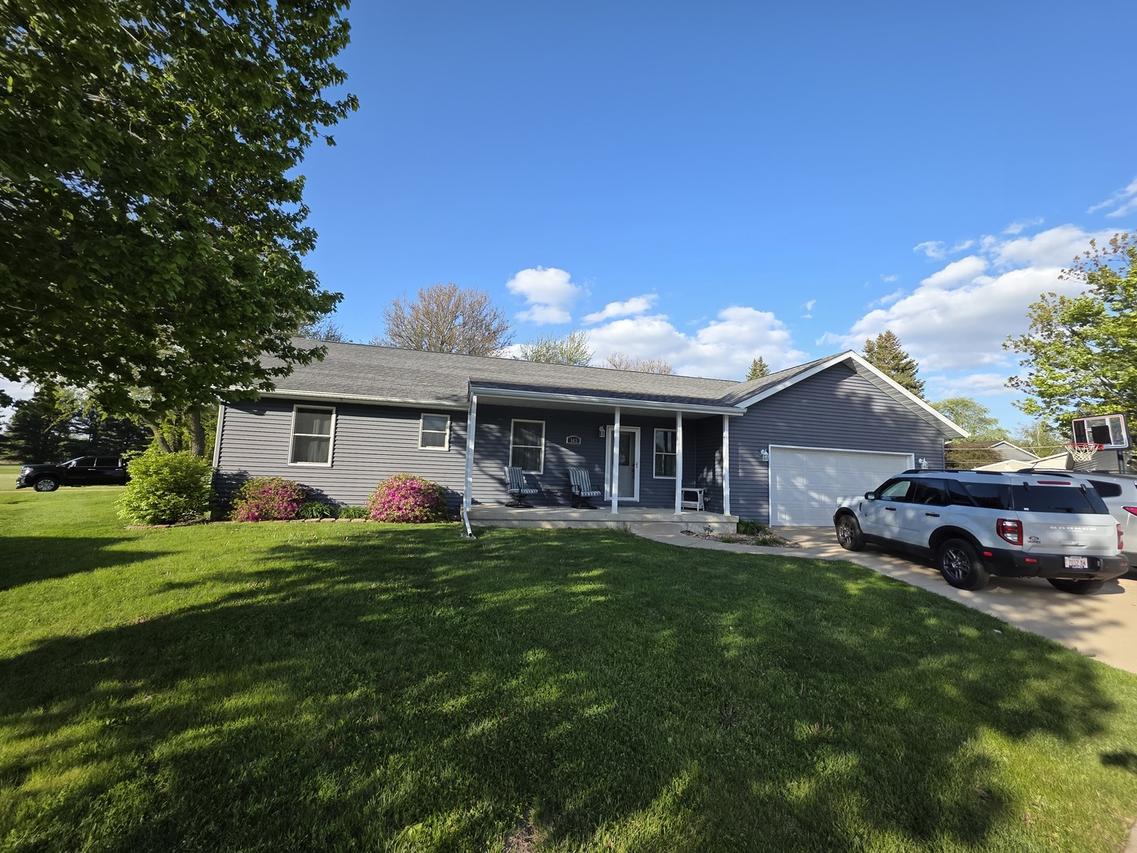 563 Pine Meadow Dr., Dixon, IL 61021