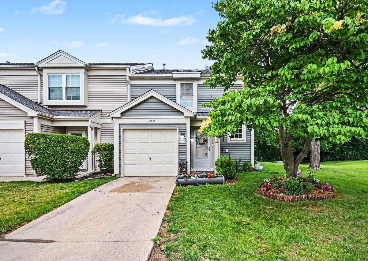 7555 Waterford Dr., Hanover Park, IL 60133