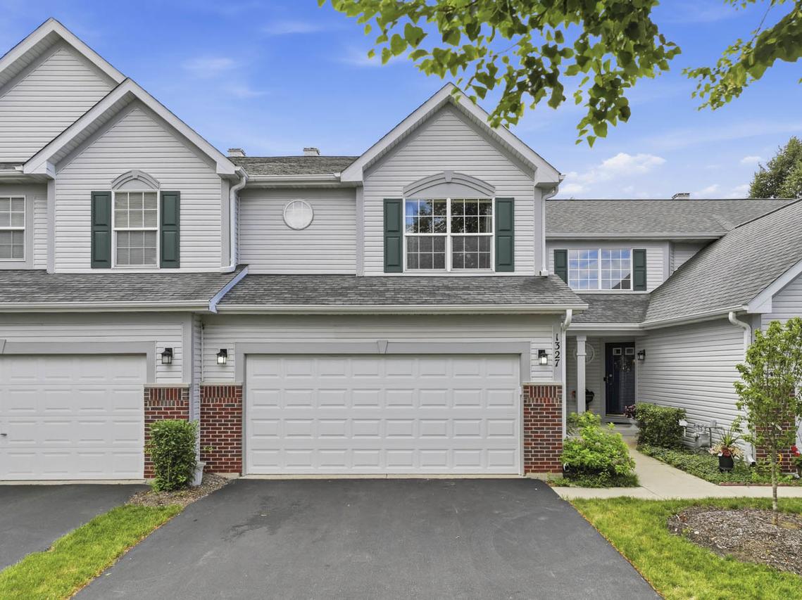 1327 Filly Ln., Bartlett, IL 60103