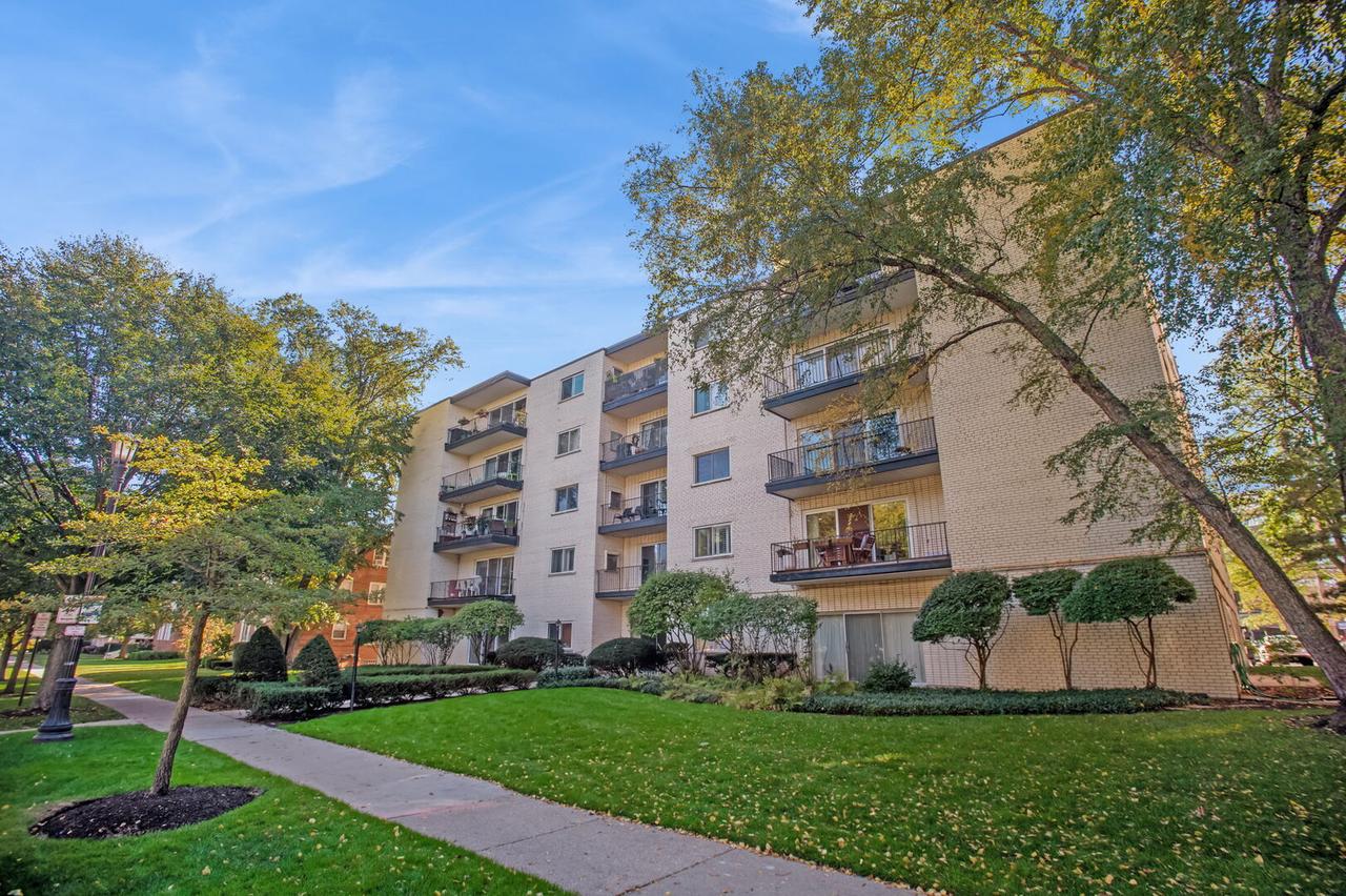 820 Oakton St. #2A, Evanston, IL 60202