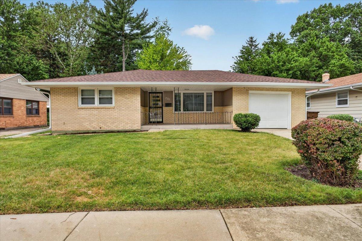 404 Fairview Blvd., Rockford, IL 61107