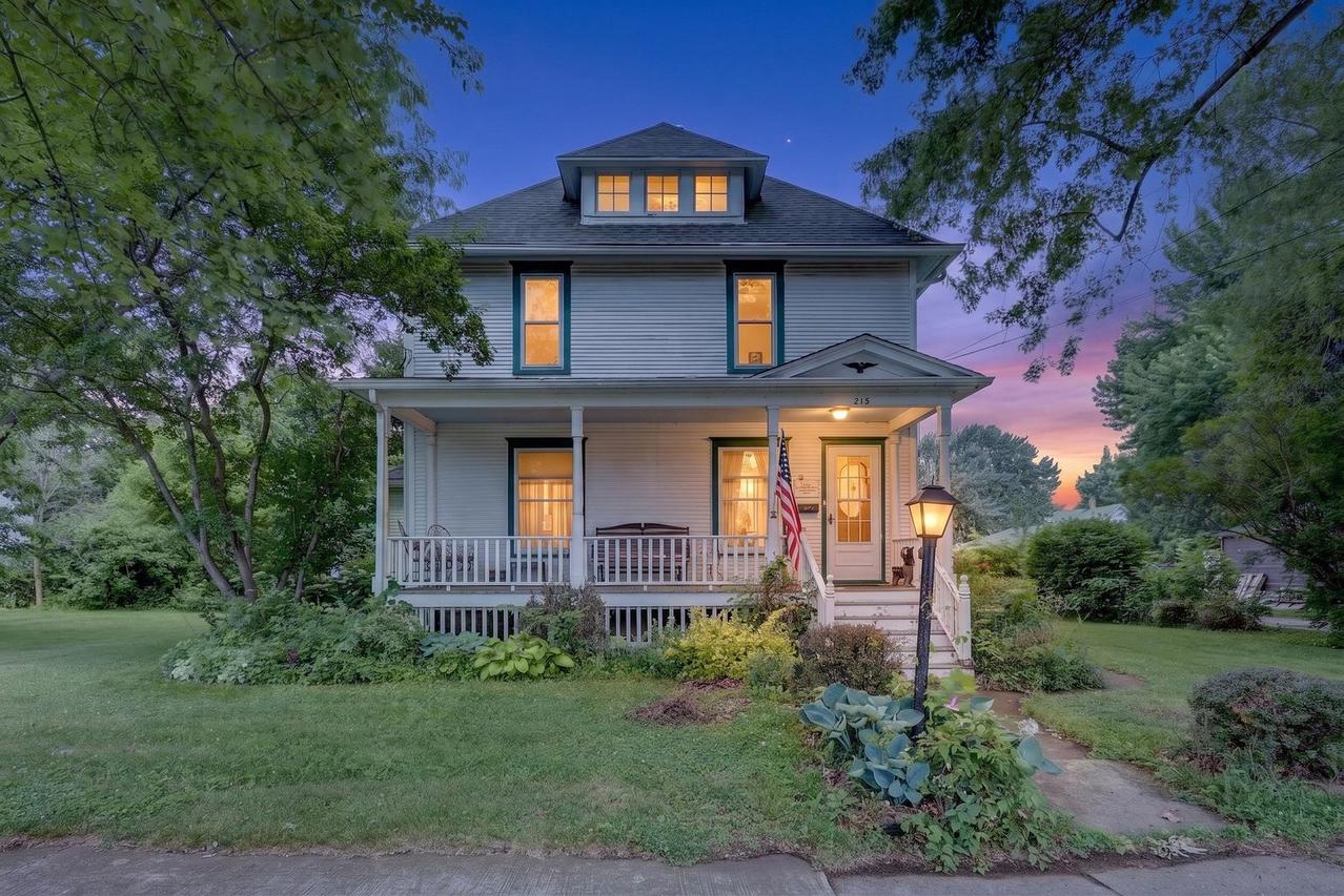 215 W Harrison St., Belvidere, IL 61008