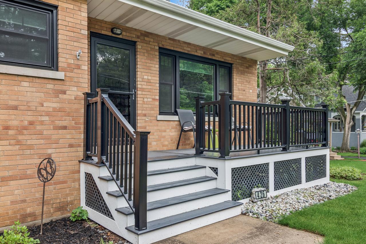 426 Concord Ave., Fox River Grove, IL 60021