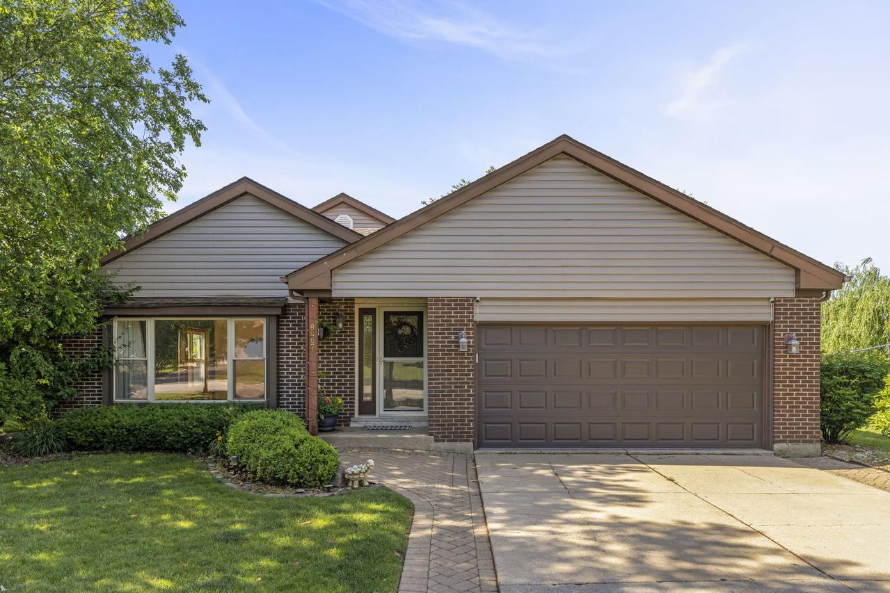 8407 Carriage Ln., Tinley Park, IL 60487