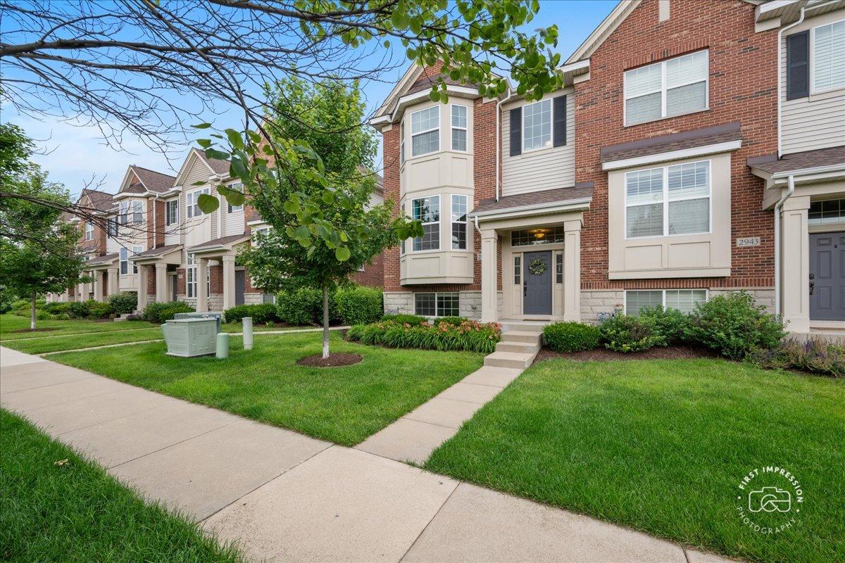 2945 Henley Ln., Naperville, IL 60540