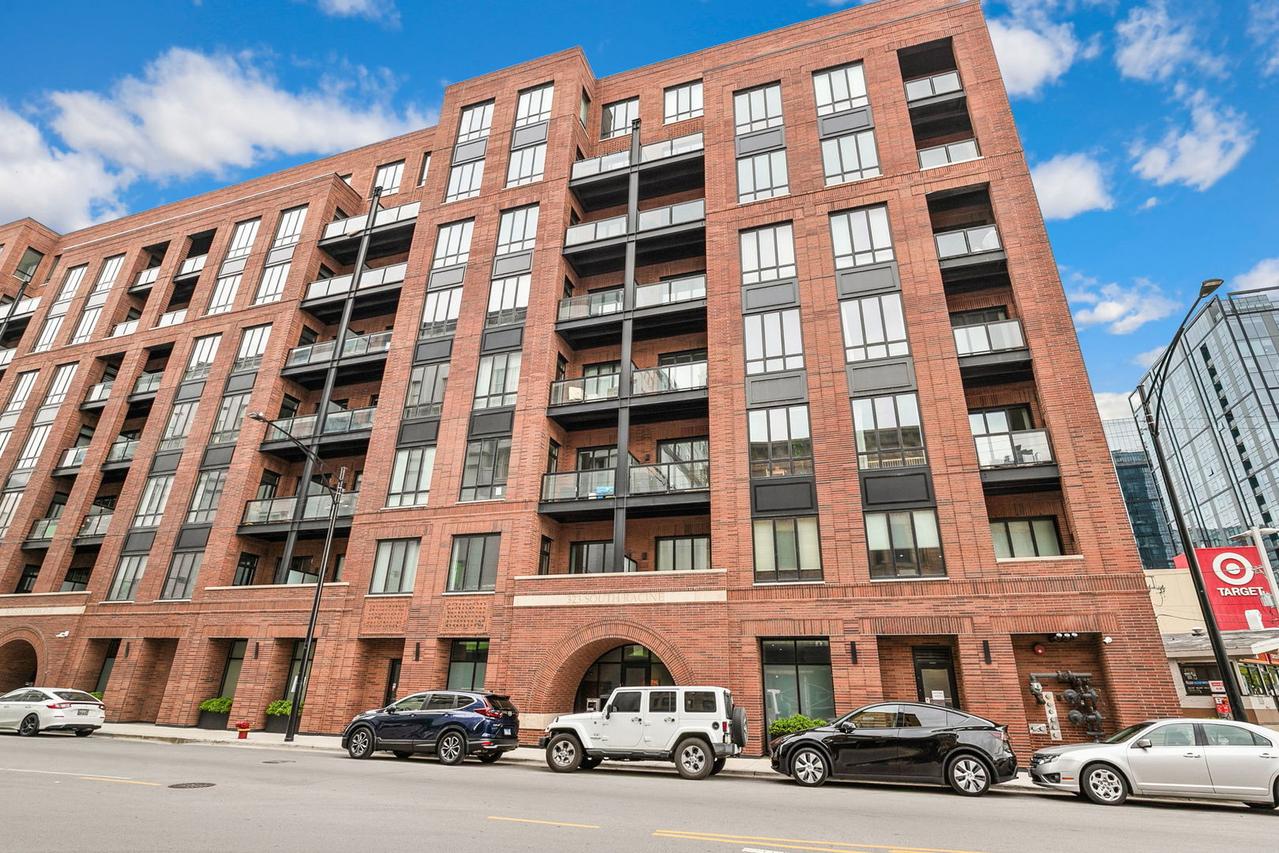 323 S Racine Ave. #6C, Chicago, IL 60607