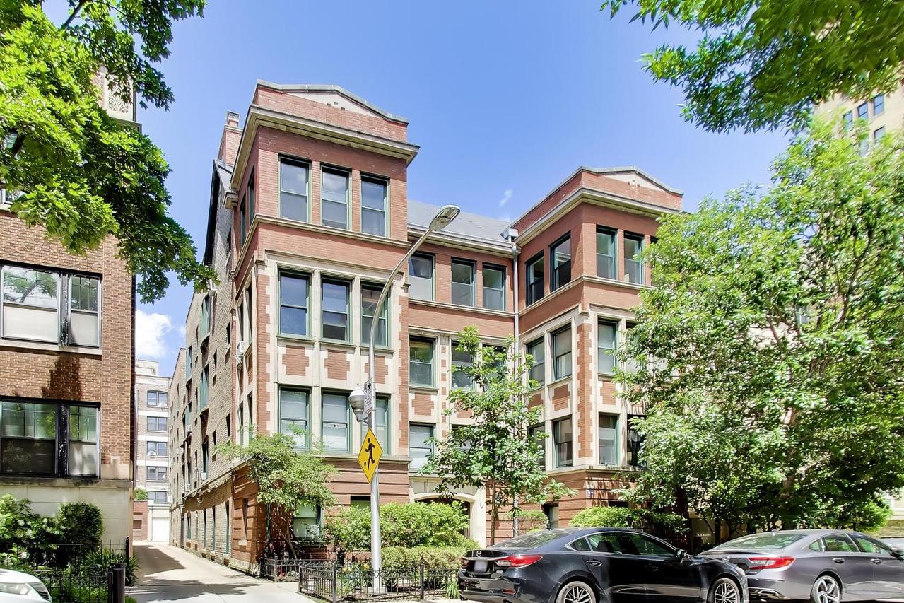 434 W Aldine Ave. #3A, Chicago, IL 60657