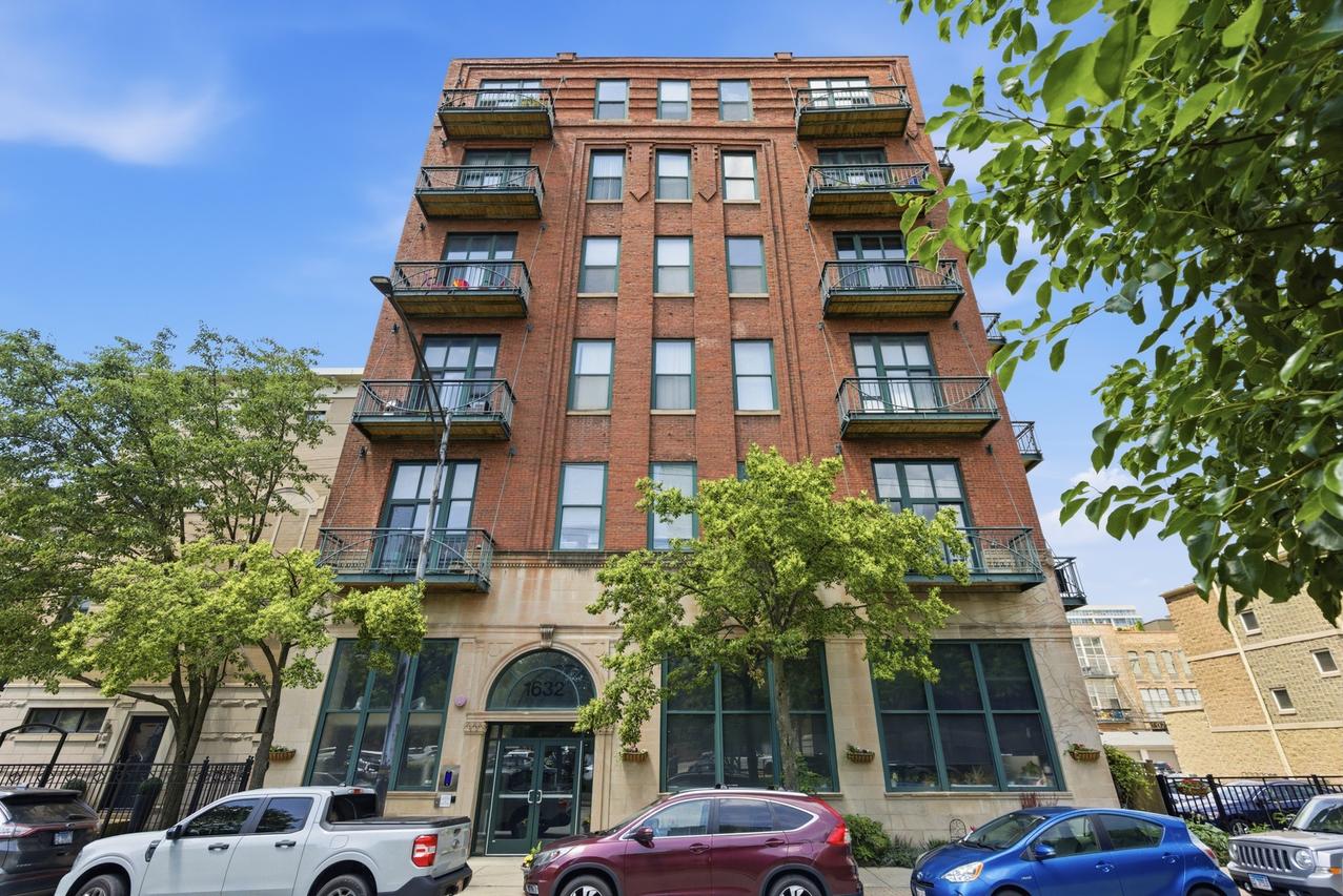 1632 S Indiana Ave. #304, Chicago, IL 60616