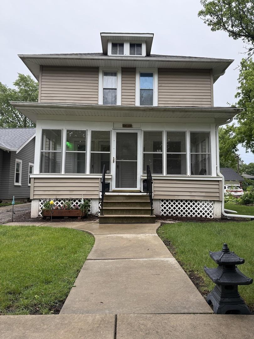 120-122 S Commonwealth Ave., Aurora, IL 60506