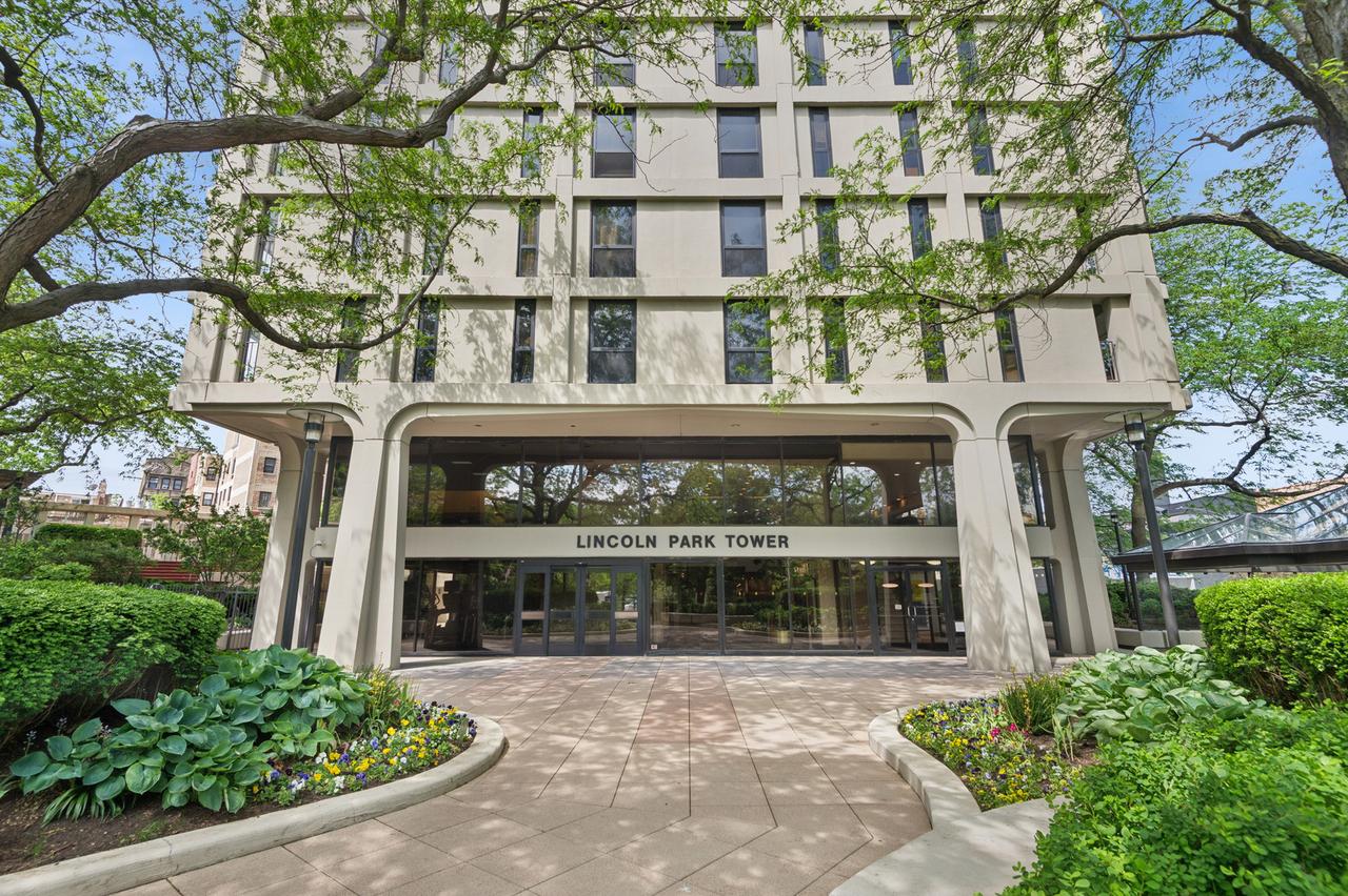 1960 N Lincoln Park West Ave. #1206, Chicago, IL 60614