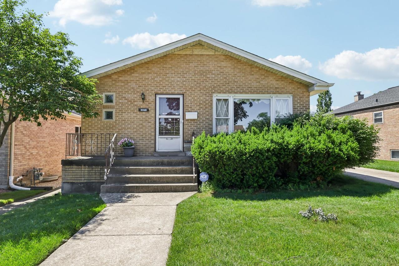 6905 43rd St., Stickney, IL 60402