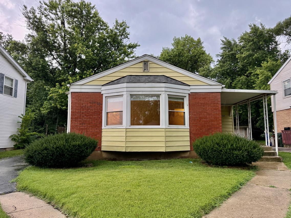 1121 Olive Rd., Homewood, IL 60430