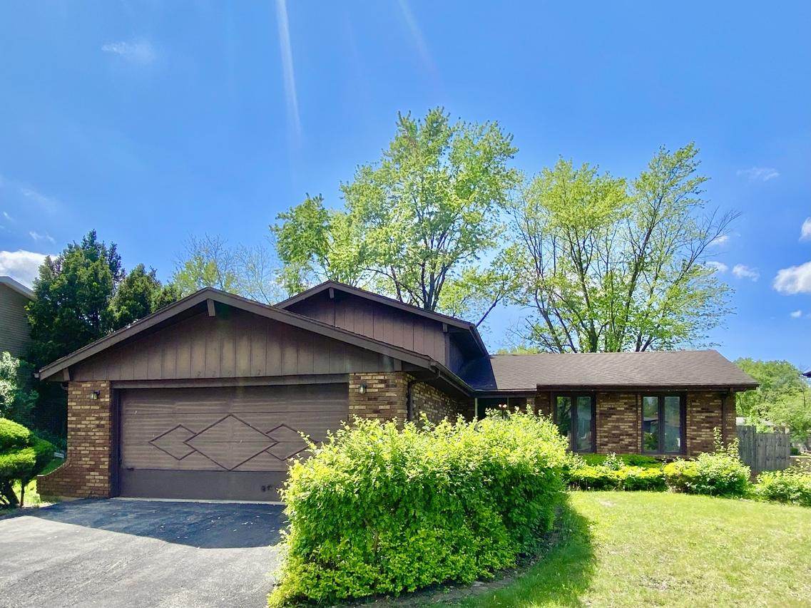 22962 Bruce Dr., Richton Park, IL 60471