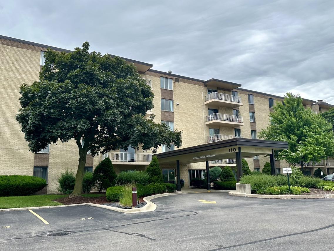 110 W Butterfield Rd. #310S, Elmhurst, IL 60126