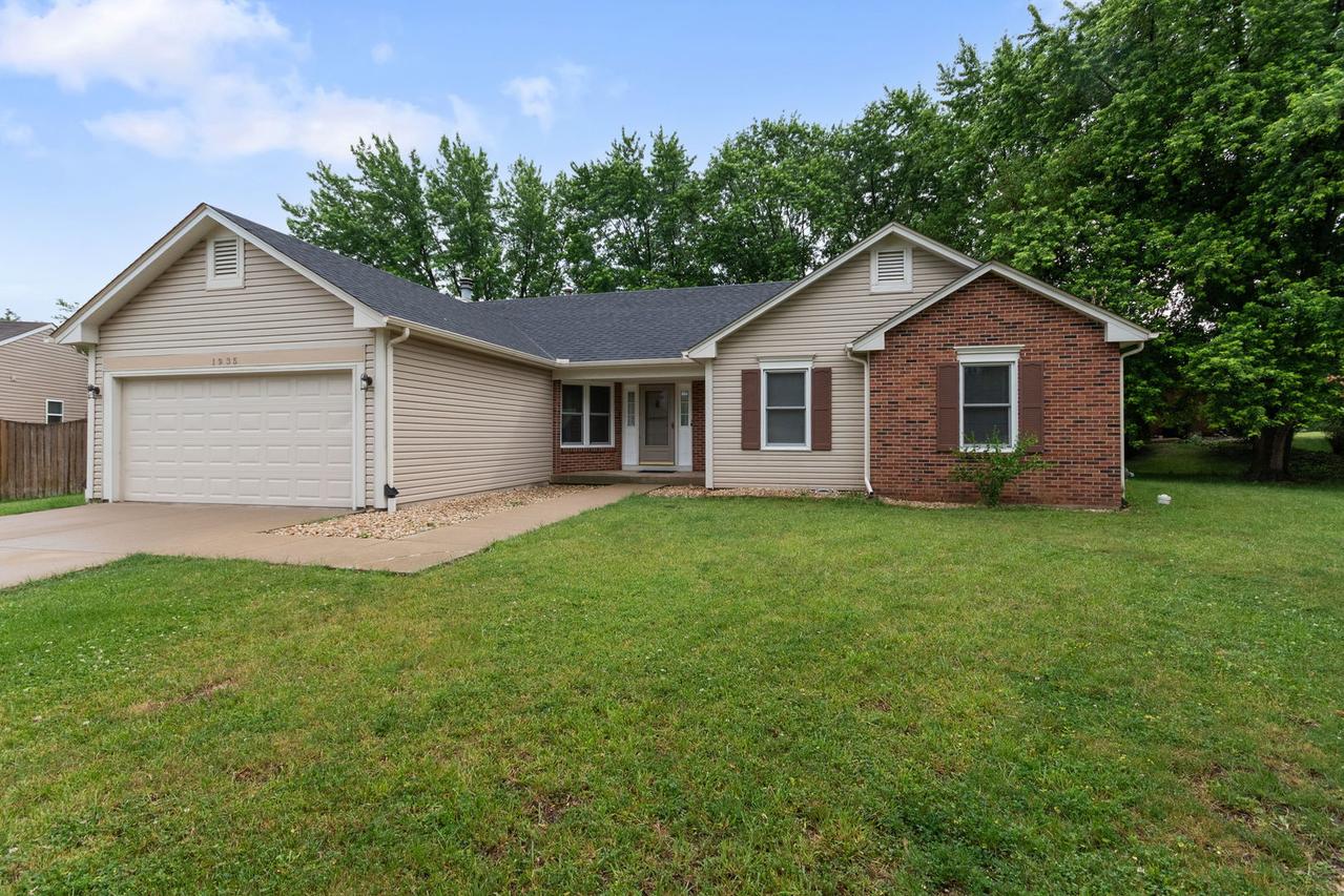 1935 Springhaven Ct., Montgomery, IL 60538