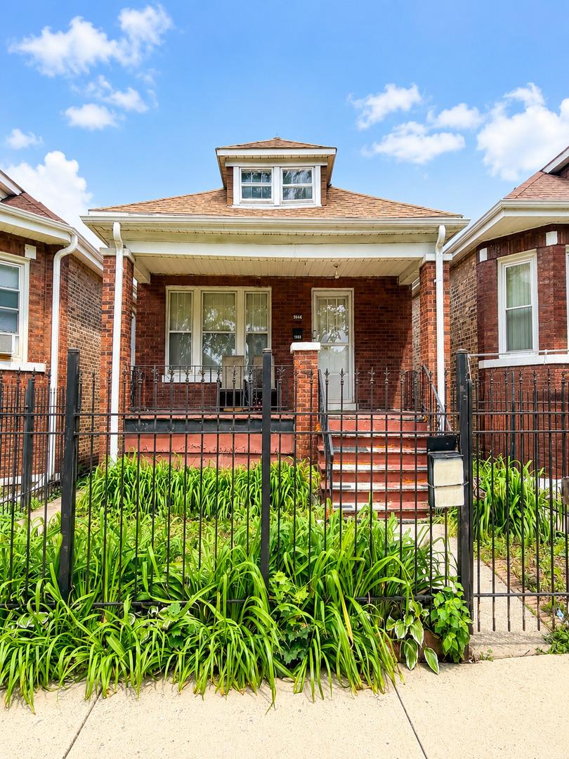 5648 S Sawyer Ave., Chicago, IL 60629