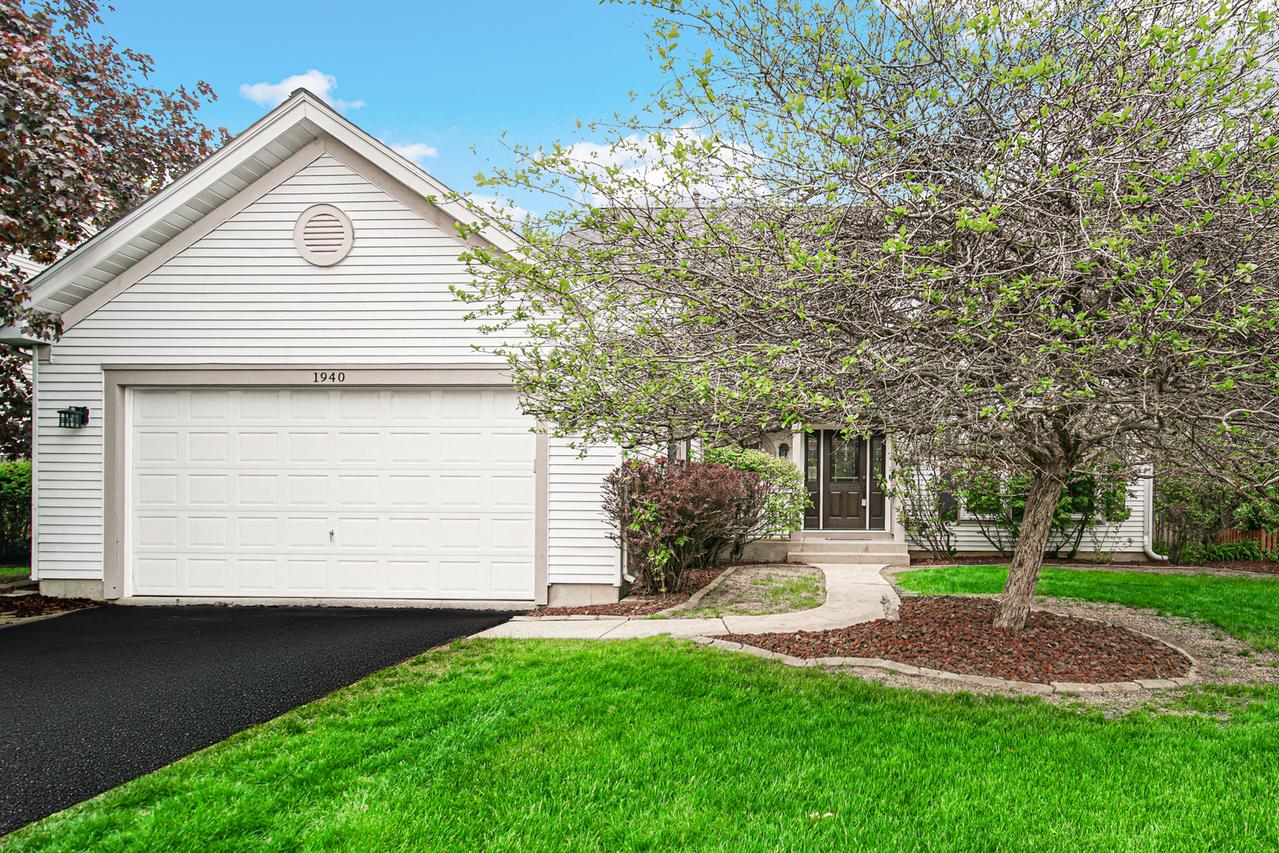 1940 Waverly Ln., Algonquin, IL 60102