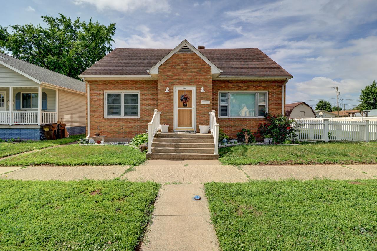 1022 13th Ave., Fulton, IL 61252