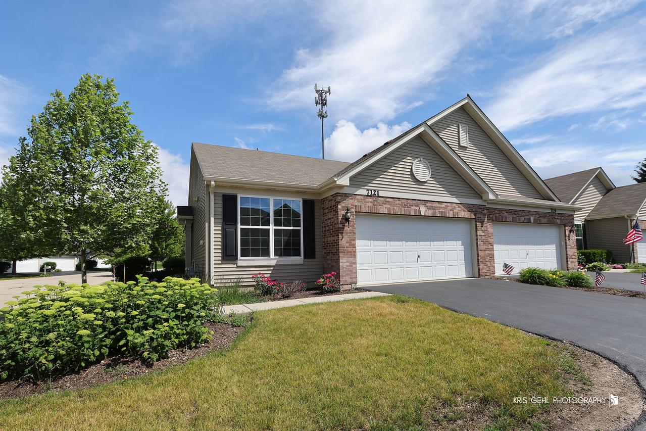 7121 Country Club Hills Dr., Fox Lake, IL 60020