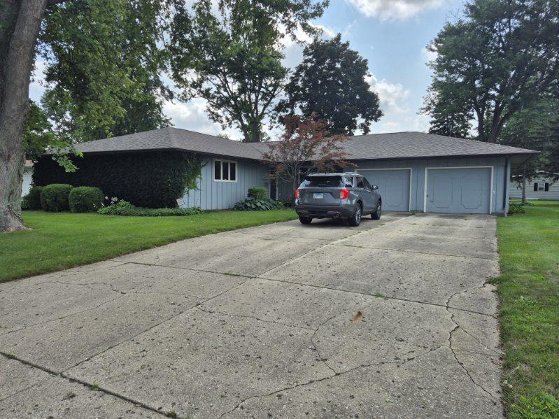 627 Shadycrest Dr., Kewanee, IL 61443