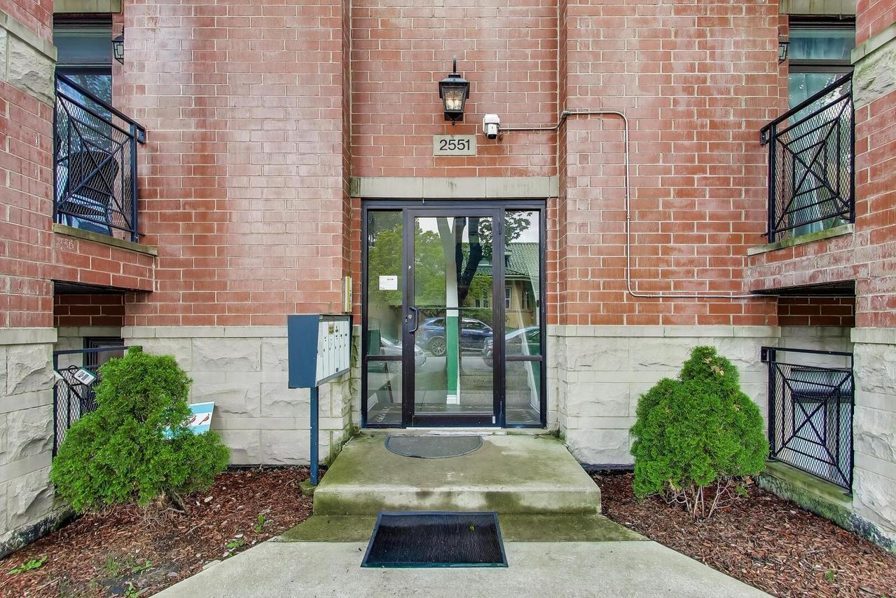 2551 W Arthur Ave. #1W, Chicago, IL 60645