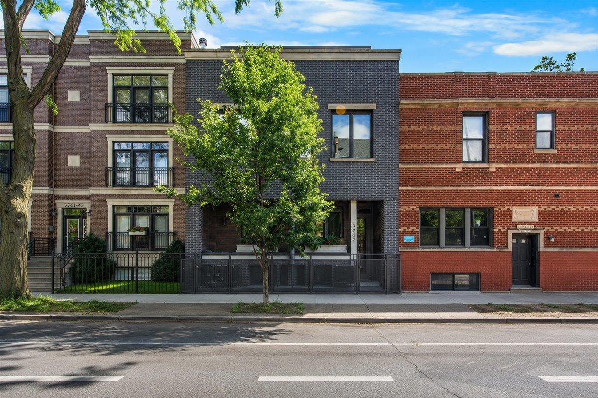 3737 N Damen Ave. #2, Chicago, IL 60618