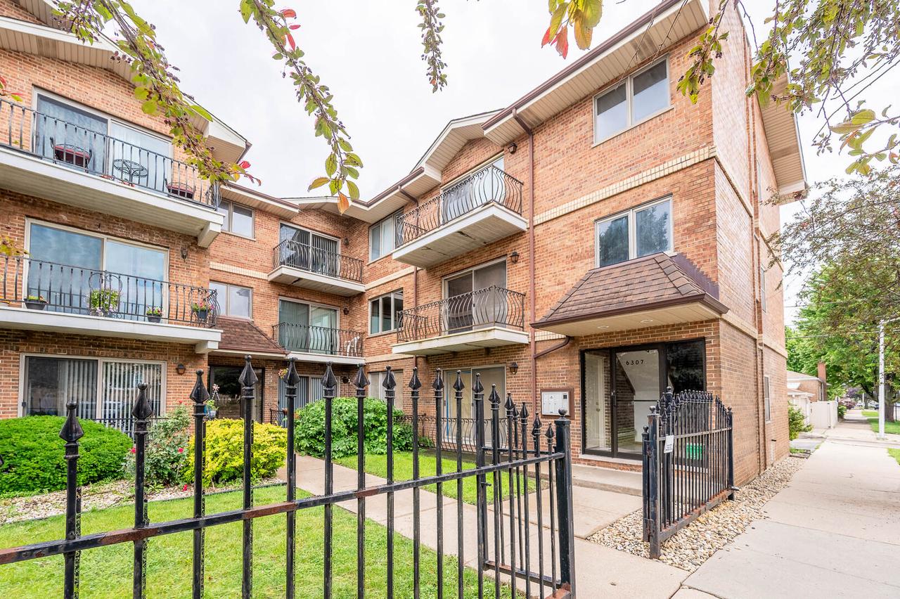 6307 S Nashville Ave. #2N, Chicago, IL 60638
