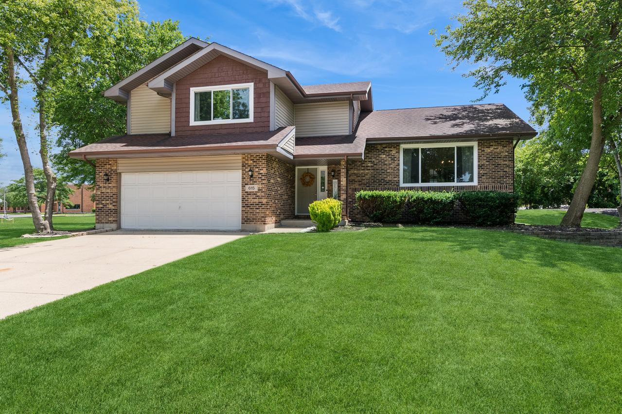 615 Chester Ct., Aurora, IL 60504