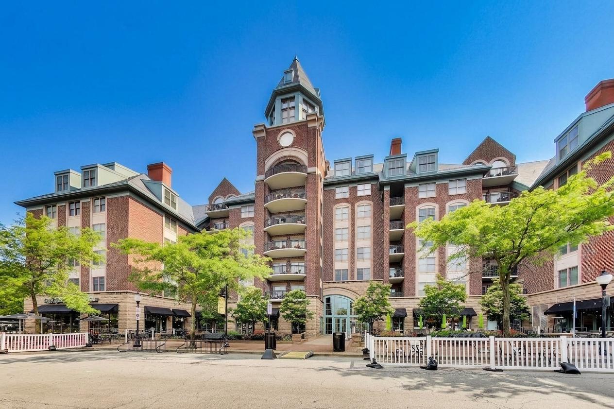 44 N Vail Ave. #213, Arlington Heights, IL 60005