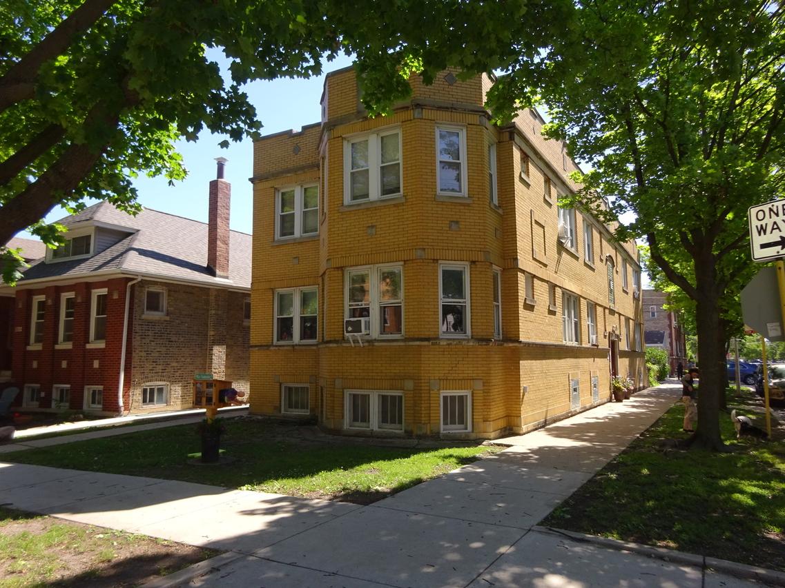 2854 W Grace Ave., Chicago, IL 60618