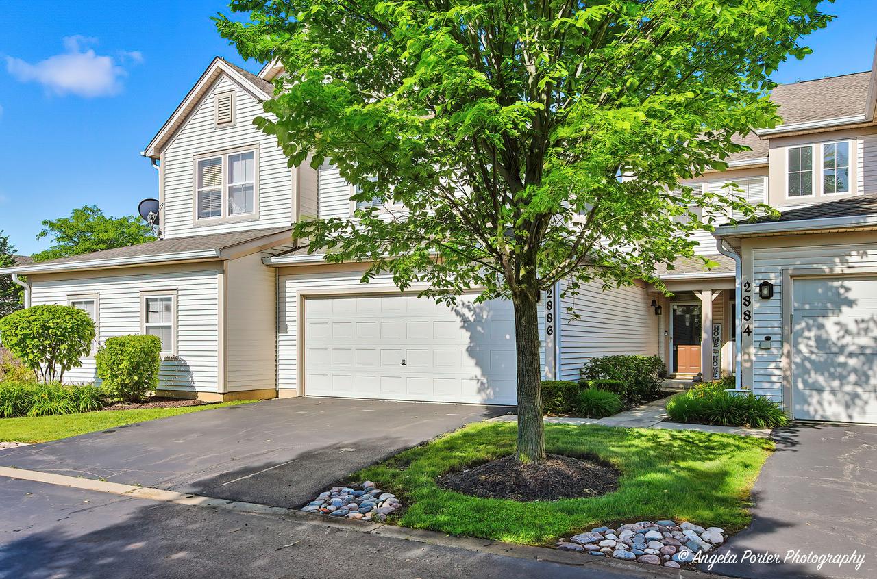 2886 Falling Waters Ln., Lindenhurst, IL 60046