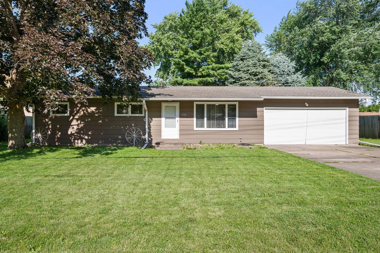 1308 1st St., Coal Valley, IL 61240