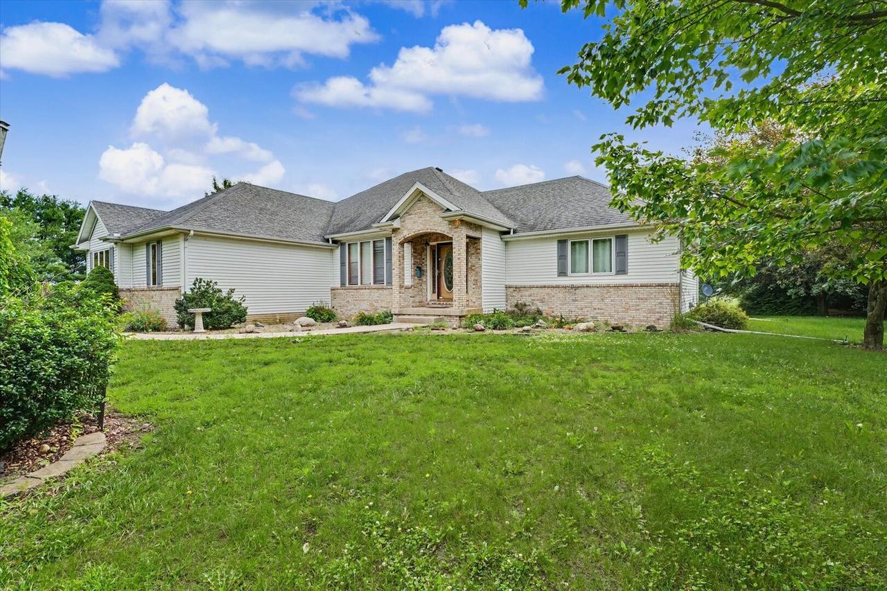 2048 County Road 1800 Rd., Urbana, IL 61802
