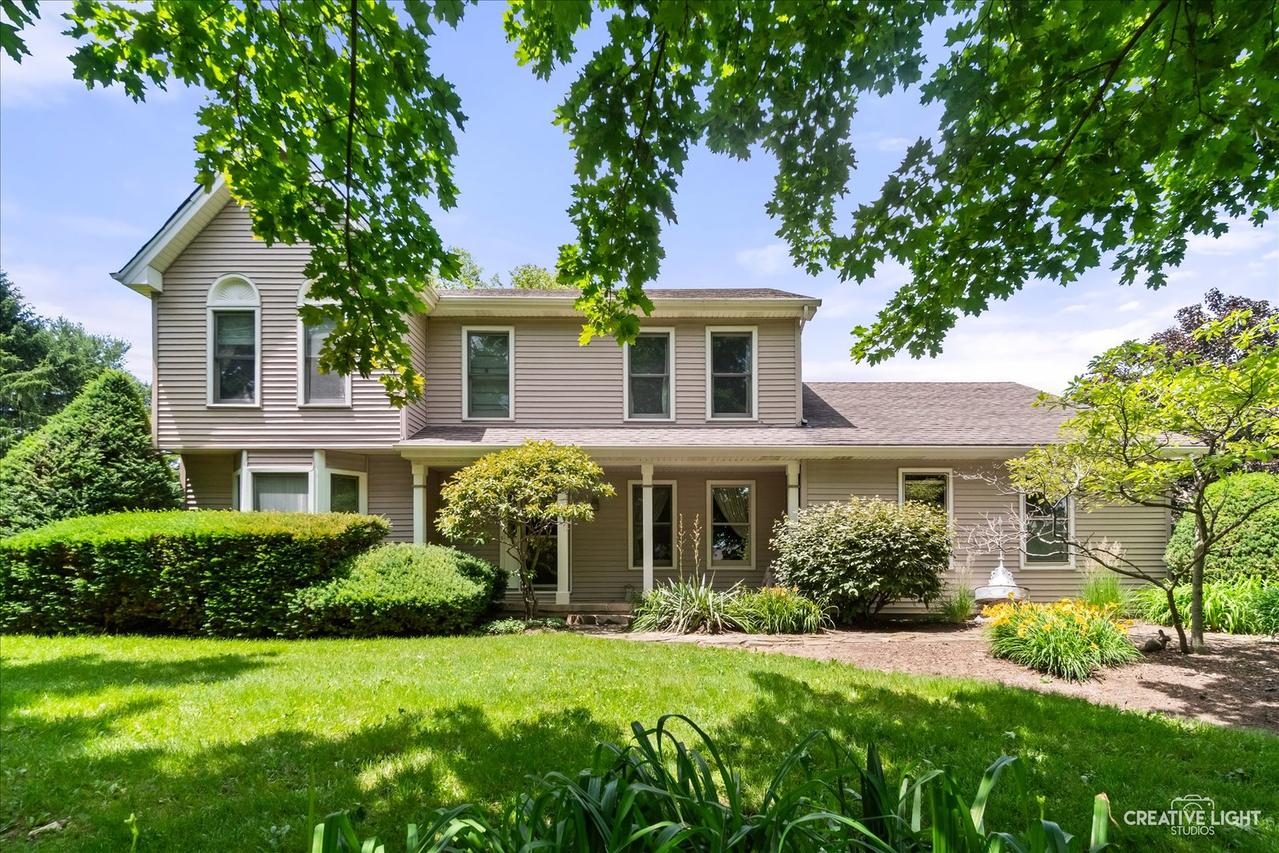 1N090 Kaneview Ct., Maple Park, IL 60151
