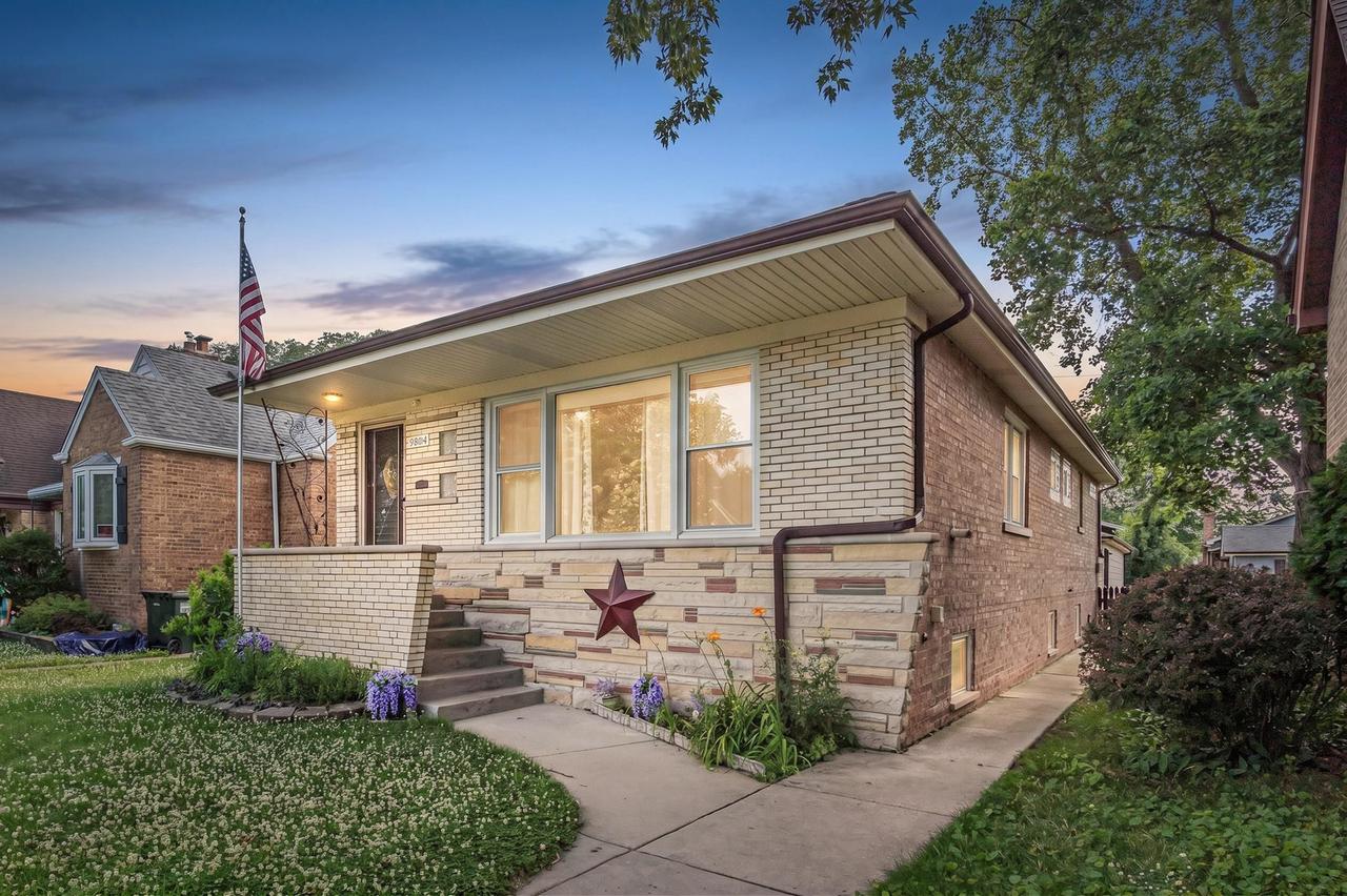 9804 S Springfield Ave., Evergreen Park, IL 60805