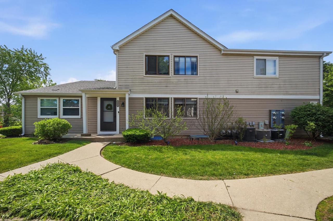 2081 N Ginger Cir., Palatine, IL 60074