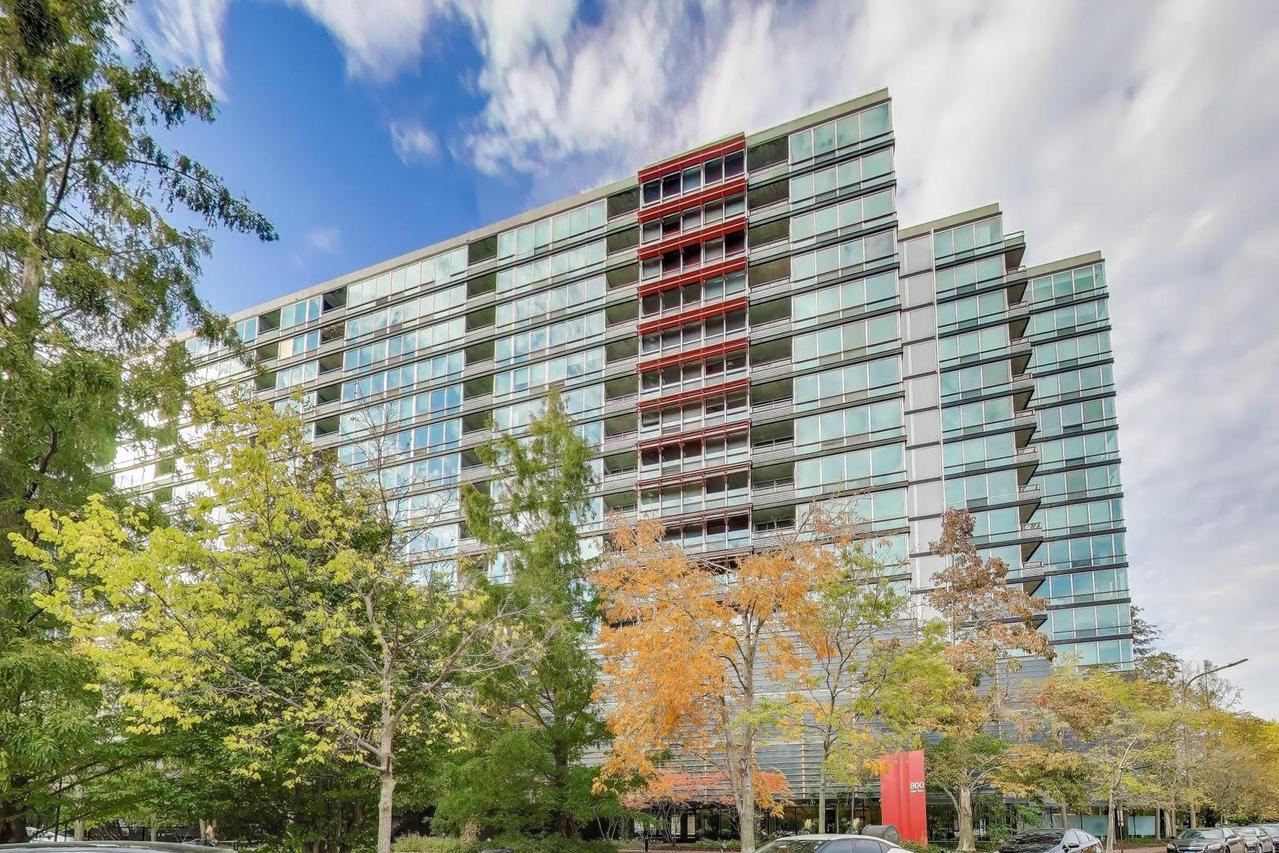 800 Elgin Rd. #1404, Evanston, IL 60201