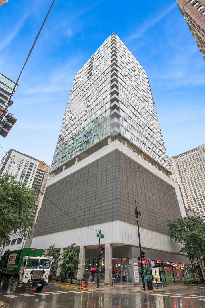 550 N St Clair St. #2105, Chicago, IL 60611