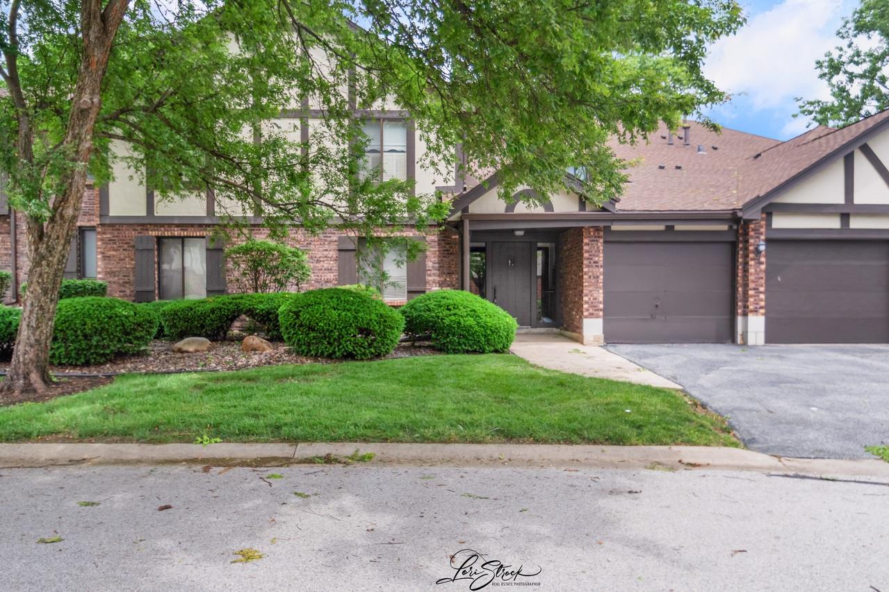8251 Mulberry Ct. #14B, Palos Hills, IL 60465
