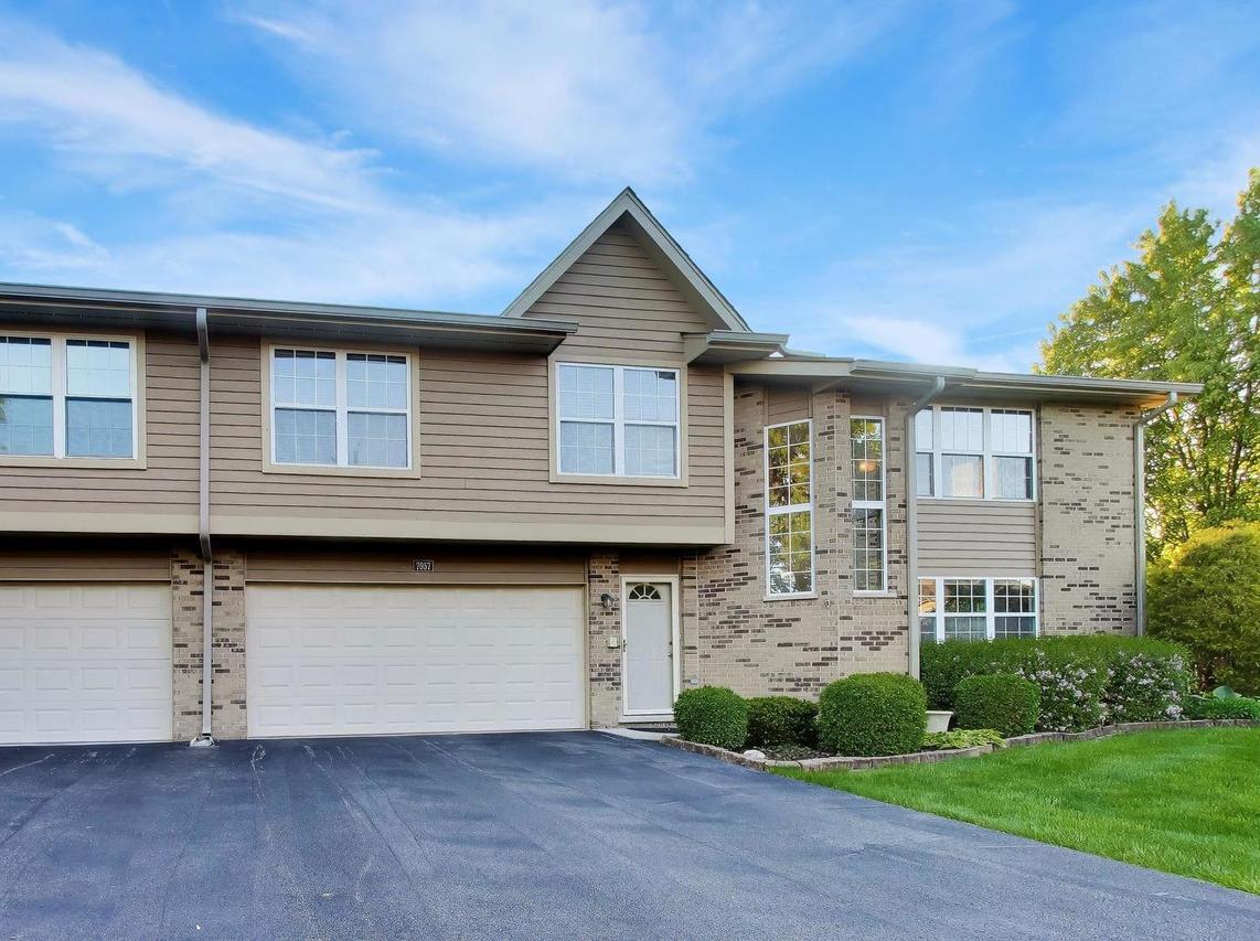7957 Stewart Dr., Darien, IL 60561