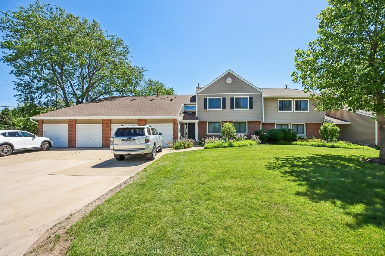 124 W Morningside Ln., Buffalo Grove, IL 60089
