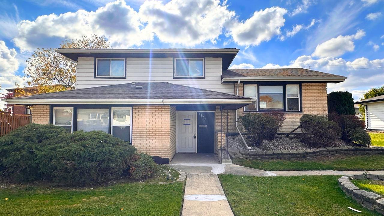 1325 E 168th Pl., South Holland, IL 60473