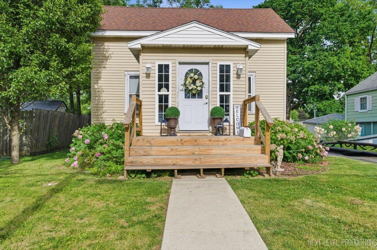 1034 Somonauk St., Sycamore, IL 60178