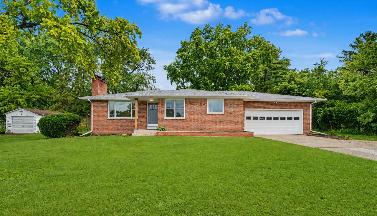 904 W Kirby Ave., Champaign, IL 61821
