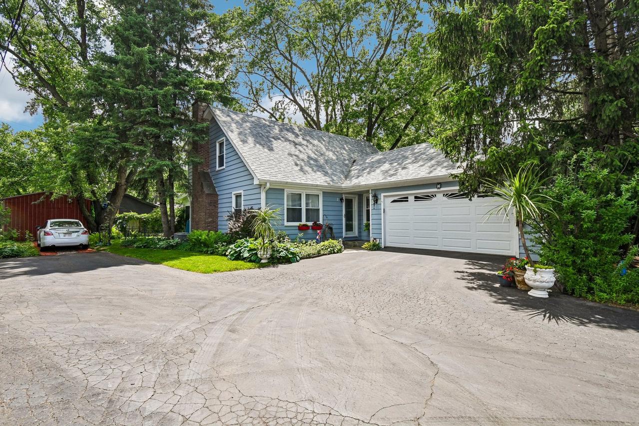 7 Columbus Pkwy., Buffalo Grove, IL 60089