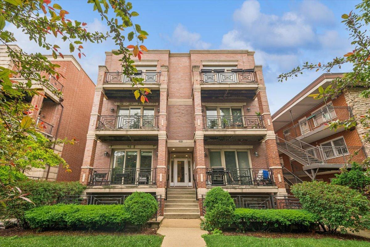 4239 N Keystone Ave. #2N, Chicago, IL 60641