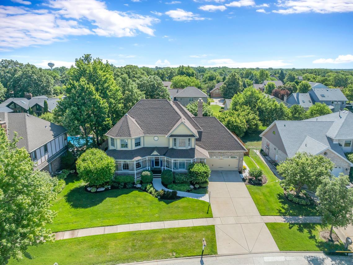 1233 Eagle Crest Dr., Lemont, IL 60439