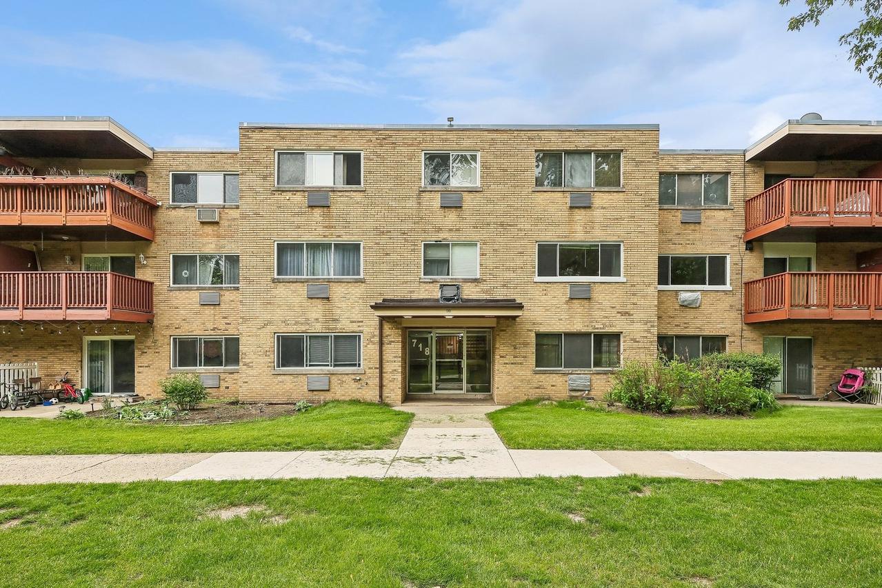 718 Dempster St. #G106, Mount Prospect, IL 60056